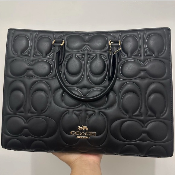 Coach Handbags - Coach Maggie Tote Bag In Signature Leather
